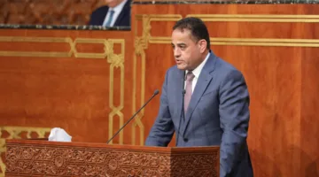 “البام” يثني على إنجازات الحكومة ويعتبر نقص العمال خطرًا على المشاريع.