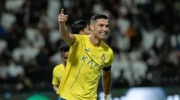 رونالدو يتوج بلقب أفضل لاعب للموسم وجائزة أفضل هدف