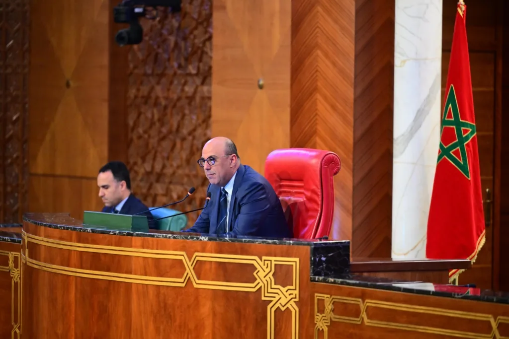 المستشارون يوافقون على 13 مشروع قانون وينفذون 24 جلسة عامة خلال 54 ساعة المستشارون يوافقون على 13 مشروع قانون وينفذون 24 جلسة عامة خلال 54 ساعة