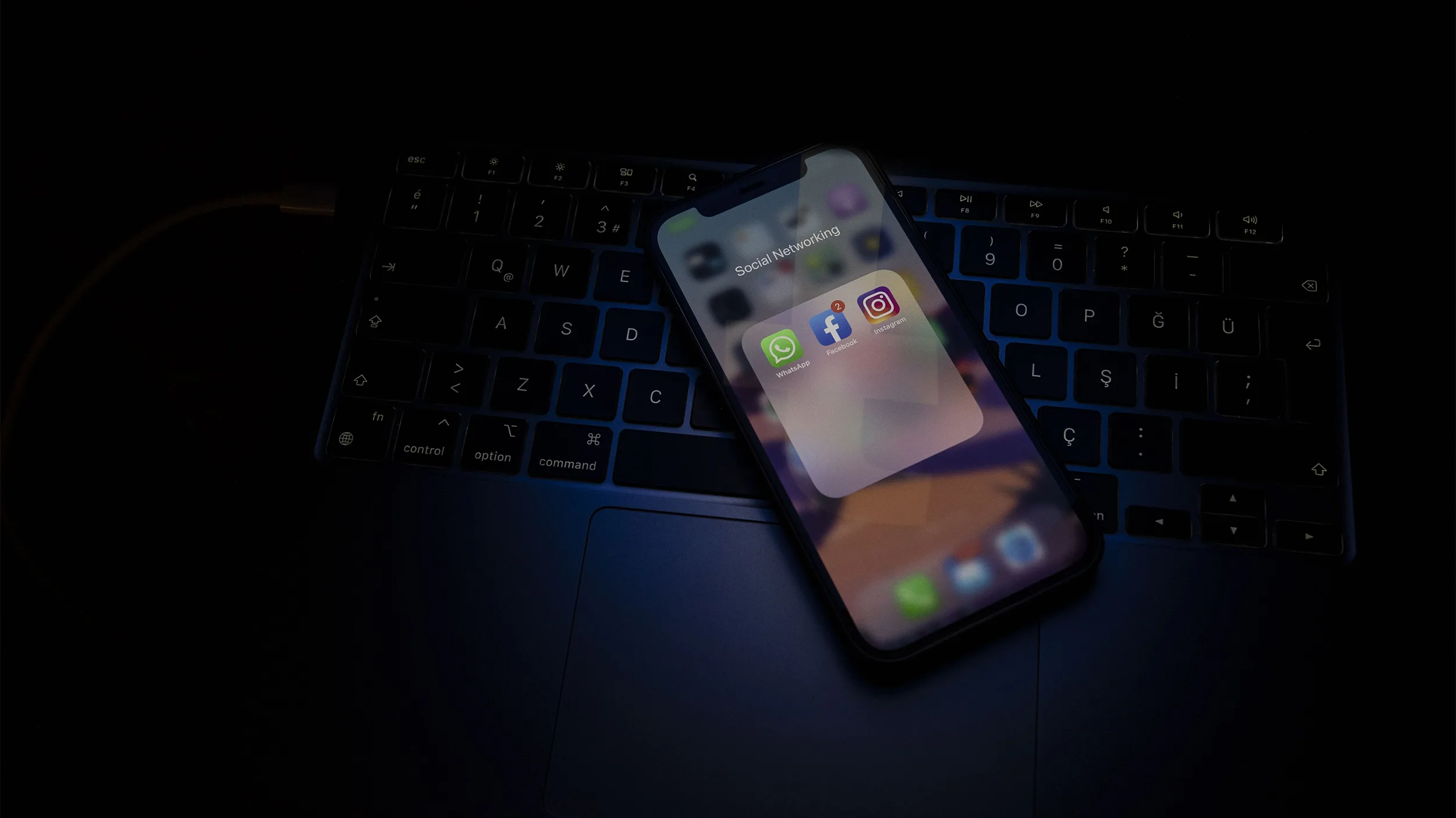 جيل الرسائل النصية يزيد من عزلته وخبير يحذر من العلاقات التي تُبنى على النصوص جيل الرسائل النصية يزيد من عزلته وخبير يحذر من العلاقات التي تُبنى على النصوص