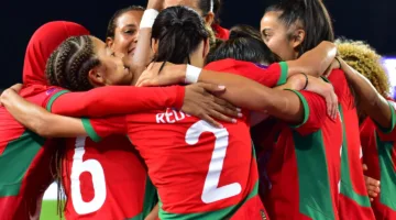 المنتخب النسائي المغربي ينتهي من الشوط الأول في نهائي “الكان” بفوز بهدفين.