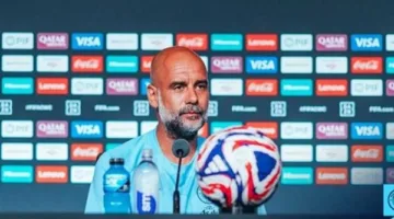 جوارديولا يتحدث إلى لاعبيه والطاقم التدريبي بعد الإقصاء من كأس العالم للأندية