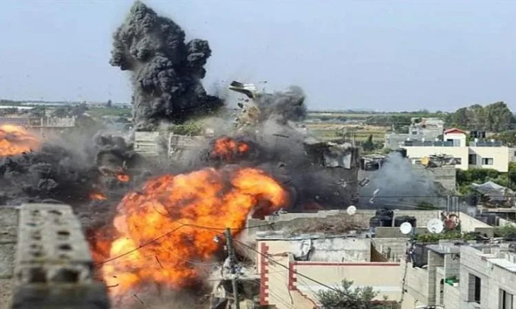 7 شهداء نتيجة قصف طائرات الاحتلال لمدرسة تأوي نازحين من جباليا 7 شهداء نتيجة قصف طائرات الاحتلال لمدرسة تأوي نازحين من جباليا