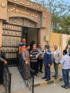 محافظ الدقهلية يعبر عن استيائه من الأداء خلال زيارته المفاجئة للمركز التكنولوجي