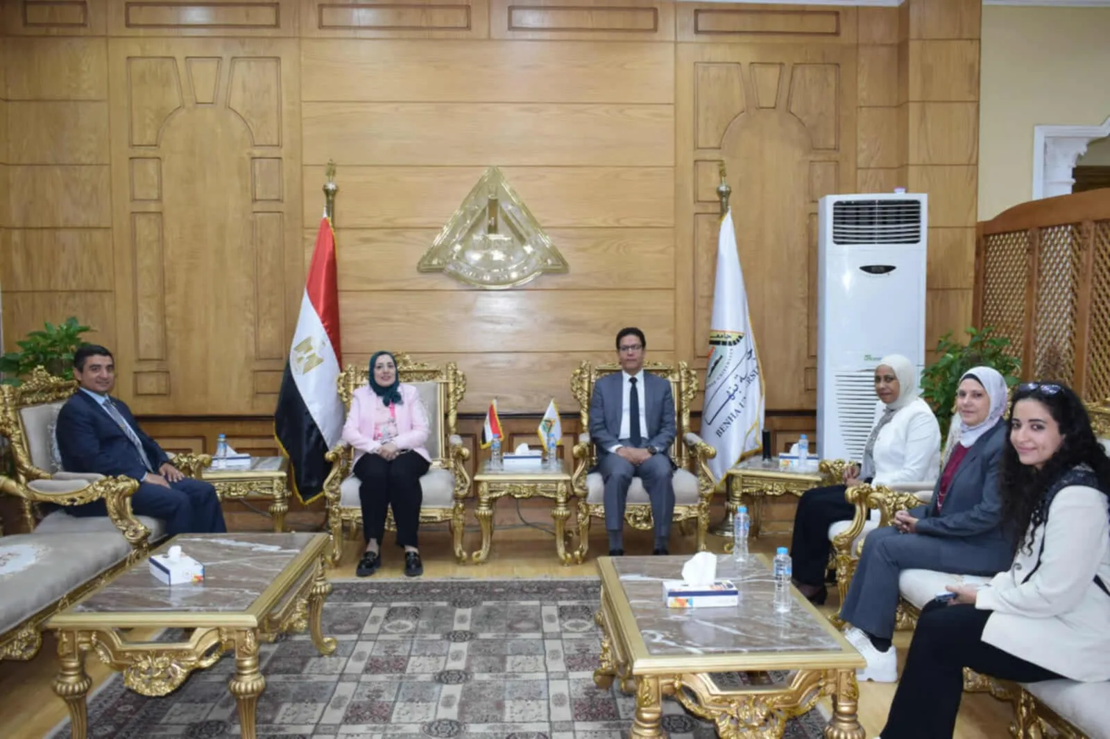 توقعات بتوثيق علاقات مركز قدرات جامعة بنها.. الجيزاوي يلتقي وفداً من المجلس الأعلى للخدمات الإلكترونية للجامعات توقعات بتوثيق علاقات مركز قدرات جامعة بنها.. الجيزاوي يلتقي وفداً من المجلس الأعلى للخدمات الإلكترونية للجامعات