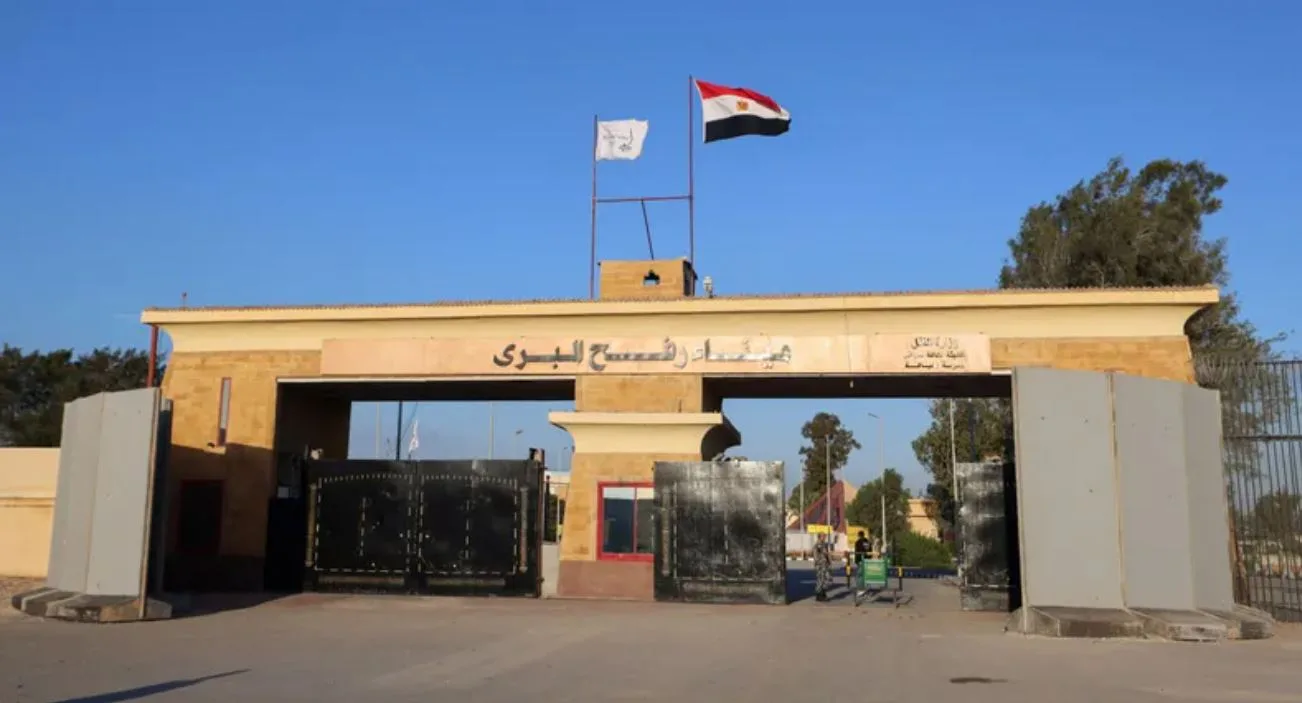 محافظ شمال سيناء: الجانب المصري من معبر رفح مفتوح دائماً، بينما الجانب الآخر مغلق بسبب الاحتلال.