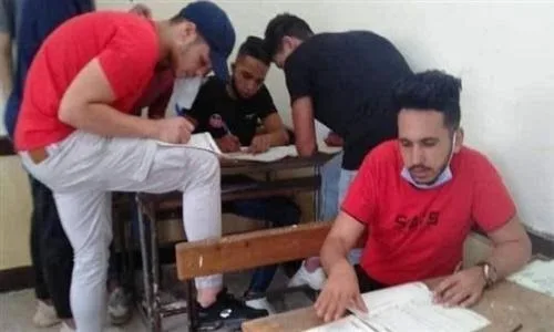 توافد طلاب الثانوية العامة إلى مدارس أكتوبر لأداء اختبار الرياضيات البحتة وسط إجراءات صارمة توافد طلاب الثانوية العامة إلى مدارس أكتوبر لأداء اختبار الرياضيات البحتة وسط إجراءات صارمة