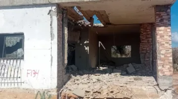 قذيفة إسرائيلية تضرب منزلًا مسكونًا في بلدة عيتا الشعب بجنوب لبنان