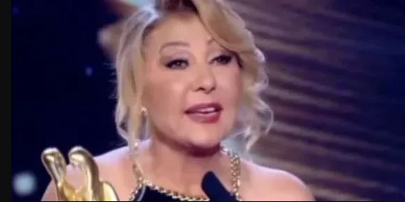 نادية الجندي: الرئيس السادات شاهد فيلم الباطنية بعد الجدل الذي أُثير حوله.. وأكد ضرورة القضاء على الحي فورًا. نادية الجندي: الرئيس السادات شاهد فيلم الباطنية بعد الجدل الذي أُثير حوله.. وأكد ضرورة القضاء على الحي فورًا.