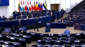 60 نائبًا في البرلمان الأوروبي يدعون لعقد اجتماع عاجل لمناقشة تدابير ضد إسرائيل: التاريخ لن يغفر لصمتنا.