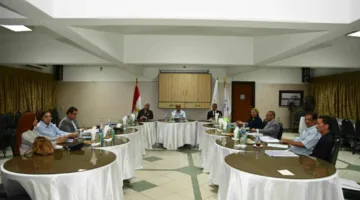 نادي جامعة أسيوط بتصميمه الحديث.. المنشاوي يشرف على خطط التطوير ويدشن أنشطة صيفية لأعضاء هيئة التدريس وعائلاتهم