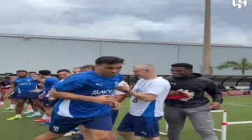 8 لقطات من استقبال نجوم الهلال لعبد الرزاق حمد الله في معسكر الولايات المتحدة