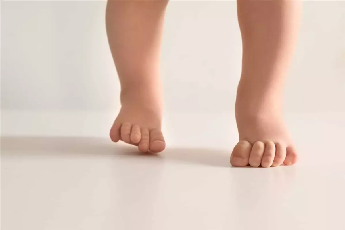 المشي على الأصابع