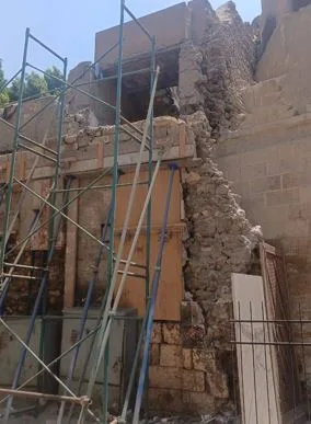 حى الخليفة يت demolish المباني المهددة بالسقوط لحماية أرواح المواطنين حى الخليفة يت demolish المباني المهددة بالسقوط لحماية أرواح المواطنين