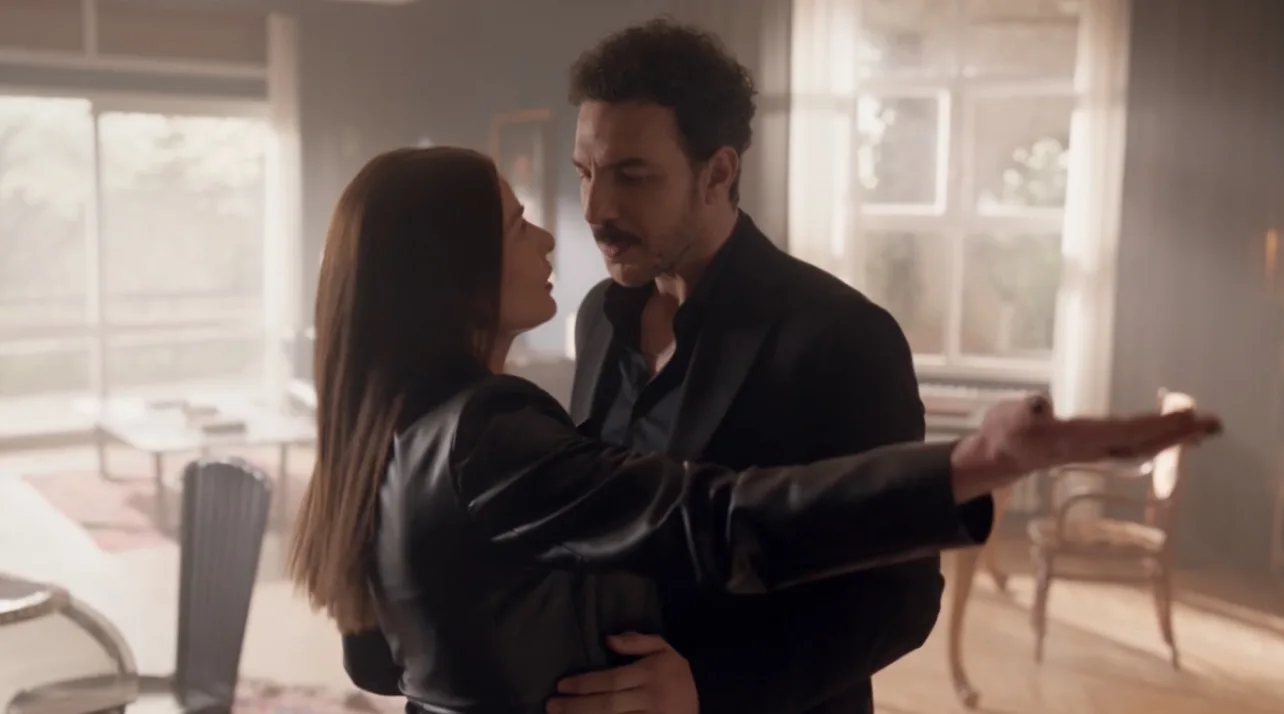 المسلسل العربي آسر الحلقة 64: خيانات تكشف ودموع تنهمر بلا توقف المسلسل العربي آسر الحلقة 64: خيانات تكشف ودموع تنهمر بلا توقف