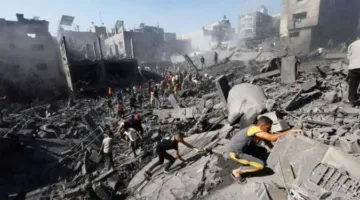 مقتل 32 فلسطينيًا في غارات على غزة، بما في ذلك قصف كنيسة