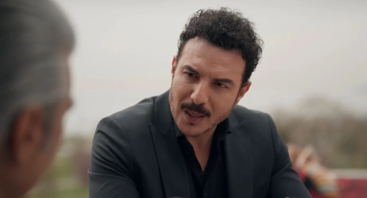 هل يقع عزت في المصيدة؟.. لعبة الصور في الحلقة 68 من مسلسل آسر هل يقع عزت في المصيدة؟.. لعبة الصور في الحلقة 68 من مسلسل آسر