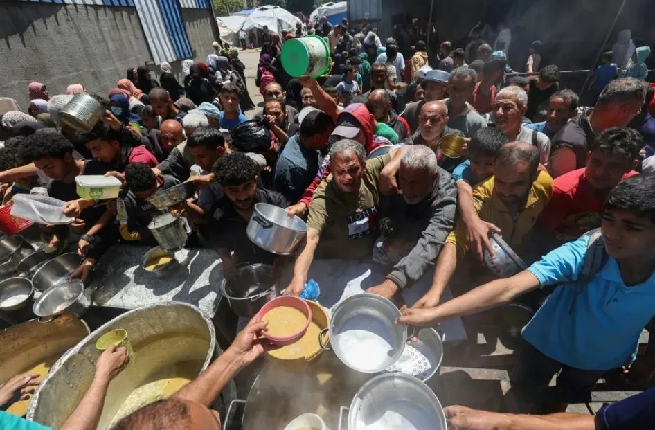 صحفي فلسطيني: نعاني من الجوع ولا نجد طعامًا.. نحن نموت جميعًا