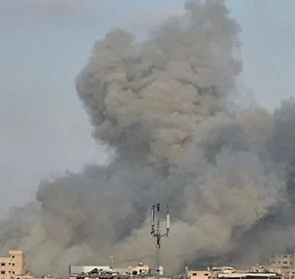 قصف مدفعي إسرائيلي بالقرب من موقع الحادث الأمني شرق غزة قصف مدفعي إسرائيلي بالقرب من موقع الحادث الأمني شرق غزة