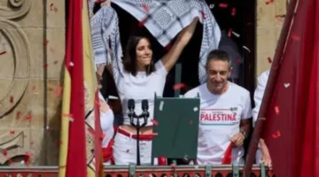 هتافات مؤيدة لفلسطين خلال افتتاح مهرجان سان فيرمين في إسبانيا
