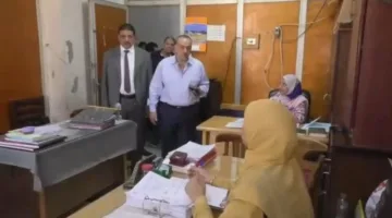 محافظ أسيوط يزور إدارات الديوان العام لتعزيز كفاءة الأداء