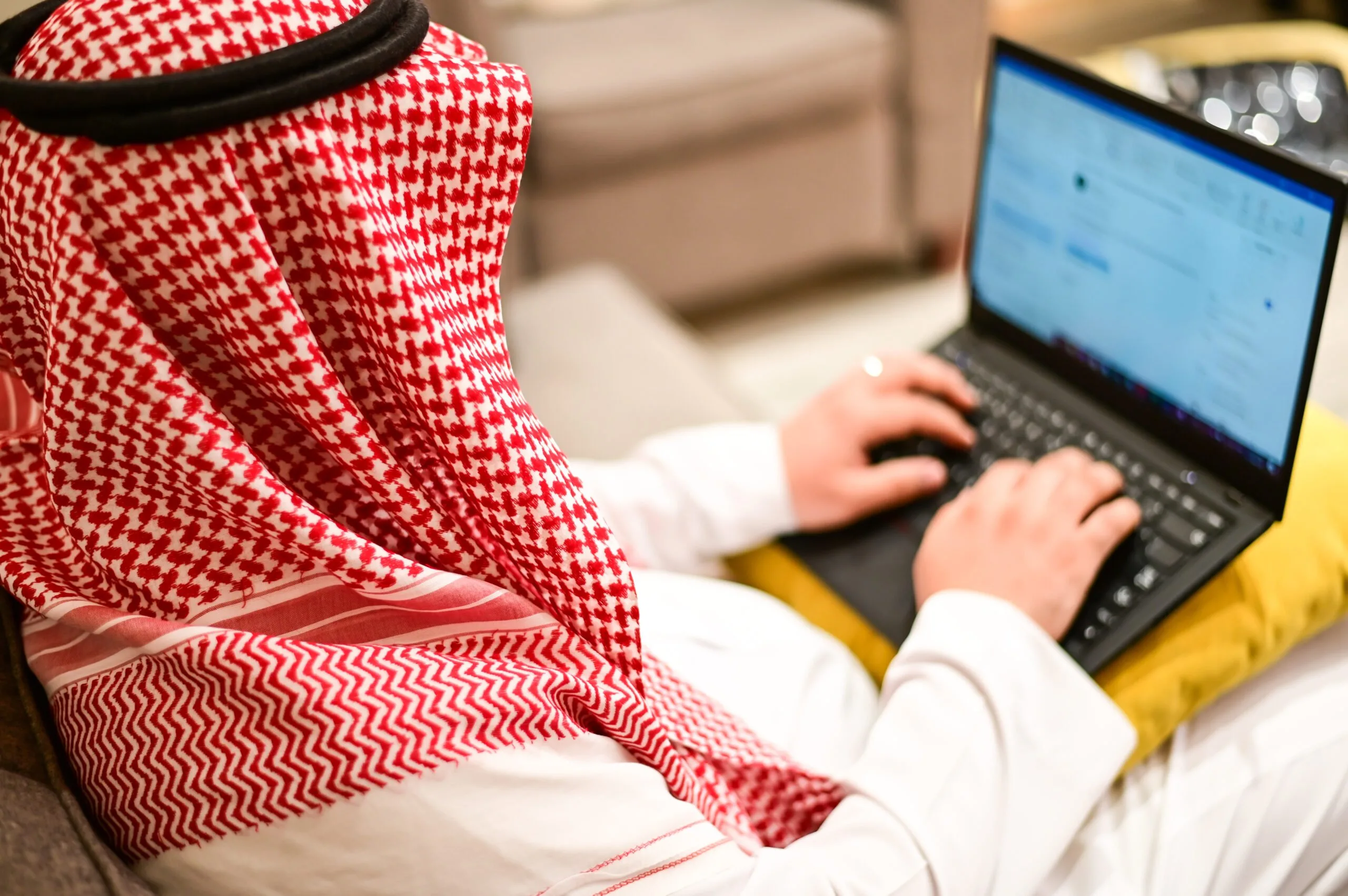 94% من المنشآت الخاصة تلتزم بقرارات التوطين في الربع الأول من 2015 94% من المنشآت الخاصة تلتزم بقرارات التوطين في الربع الأول من 2015