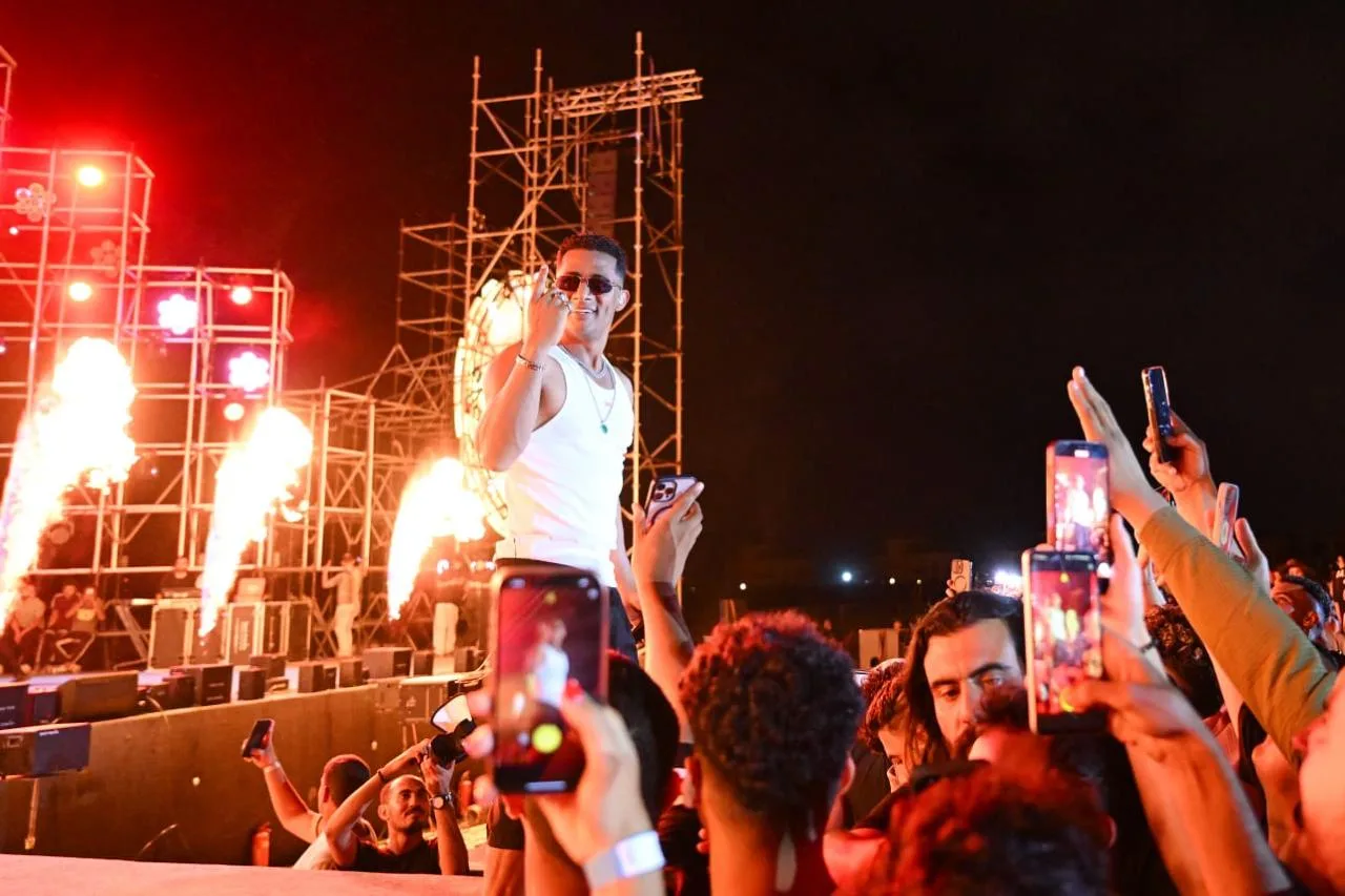 محمد رمضان يبدع في مهرجان تركواز بالعلمين الجديدة.. وجورج وسوف سيكون مفاجأة الخميس المقبل محمد رمضان يبدع في مهرجان تركواز بالعلمين الجديدة.. وجورج وسوف سيكون مفاجأة الخميس المقبل