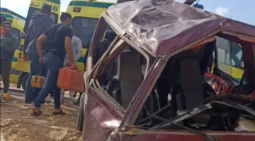 حادثة انقلاب سيارة عائلية في الصحراء تؤدي لإصابة 8 أفراد من نفس الأسرة بالقرب من وادي النطرون