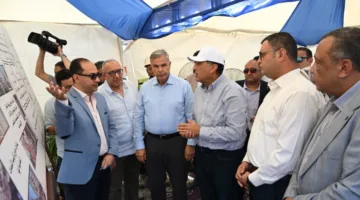 رئيس الوزراء يزور مشروع تحسين واجهات المباني على كورنيش الإسكندرية