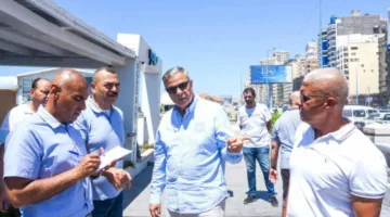 محافظ الإسكندرية يزور الكورنيش لمراجعة التزام المنشآت والشواطئ بالمعايير القانونية والبيئية