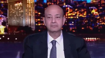 عمرو أديب: لا نلتزم بقواعد السير، والسيارة أصبحت أداة خطر مميت.