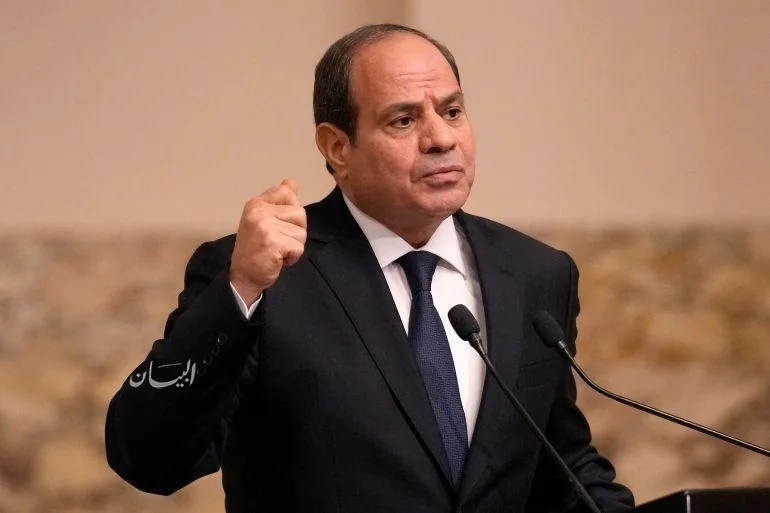الرئيس السيسي يأمر بوقف الحوادث على الطريق الإقليمي.. إجراءات سريعة لحماية سلامة المواطنين المصريين الرئيس السيسي يأمر بوقف الحوادث على الطريق الإقليمي.. إجراءات سريعة لحماية سلامة المواطنين المصريين