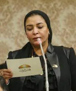 النائبة ألفت المزلاوي تؤيد تعديل قانون التعليم وتدعو إلى إعادة تدريس اللغة الفرنسية.