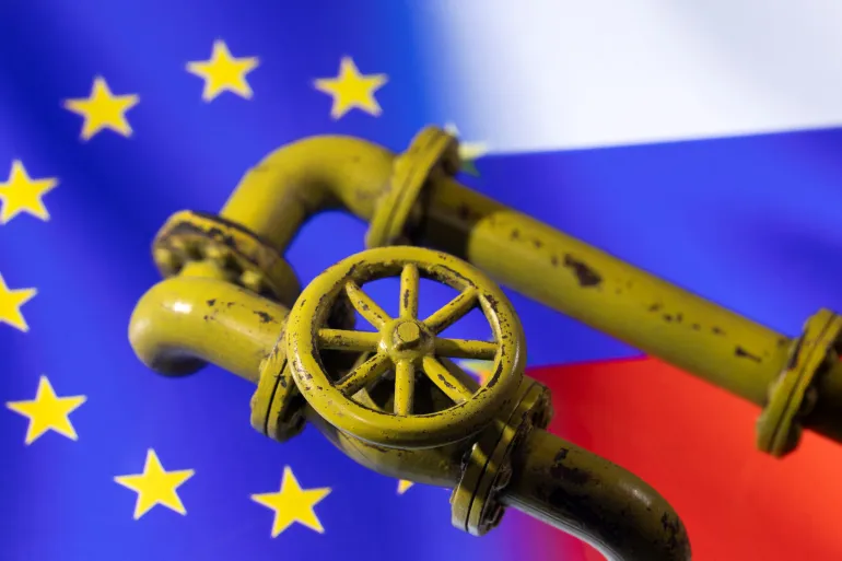 ChatGPT a annoncé : L’Union européenne impose un nouvel ensemble de sanctions à la Russie, incluant une réduction du plafond des prix du pétrole. ChatGPT a annoncé : L’Union européenne impose un nouvel ensemble de sanctions à la Russie, incluant une réduction du plafond des prix du pétrole.