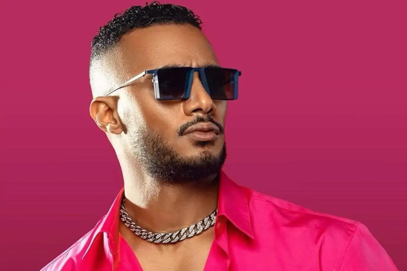 محمد رمضان يستمر في سلسلة أغانيه ويطرح “من ضهر راجل” غدًا على منصاته الموسيقية.