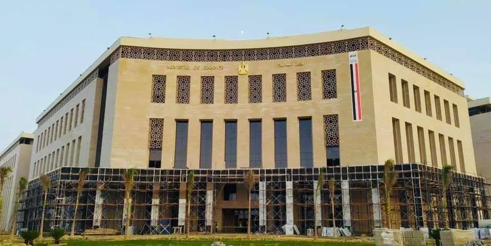 الأمور المالية: من المبكر الحديث عن إطلاق برنامج لحماية اجتماعية.