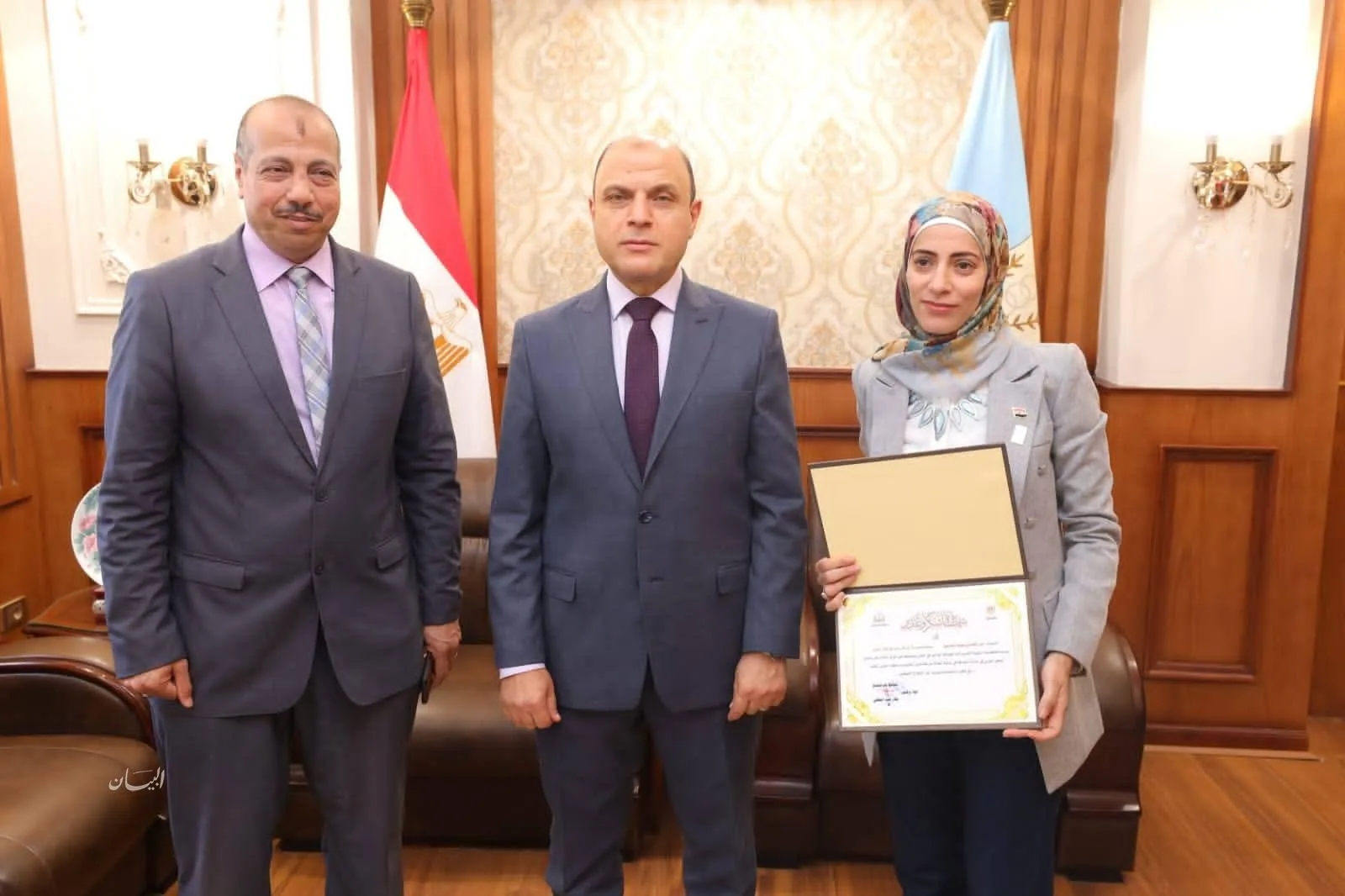 محافظ كفر الشيخ يكرم “منى المعداوي” لحصولها على جائزة الشارقة للمالية العامة وتمثيلها المتميز لمصر في الساحة العربية.