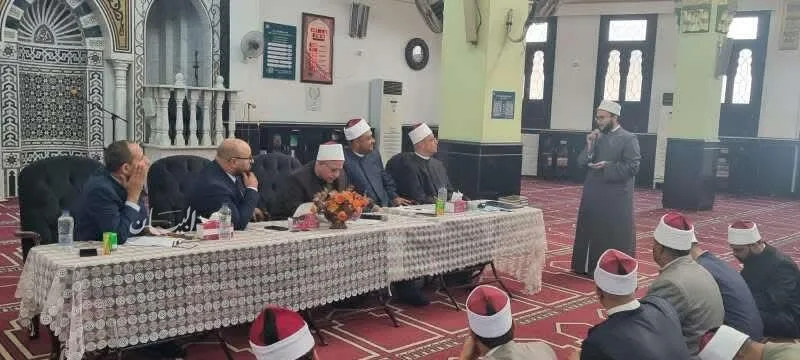 رئيس القطاع الديني يجتمع مع قادة الدعوة والأئمة في أوقاف السويس رئيس القطاع الديني يجتمع مع قادة الدعوة والأئمة في أوقاف السويس