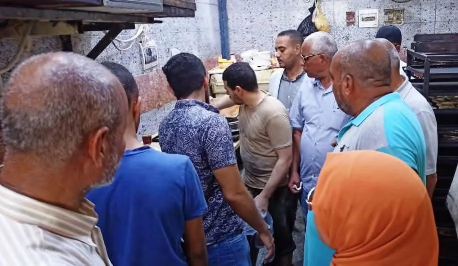 جهاز حماية المستهلك ووزارة الصحة يضبطان ويحرقان 700 كجم من المنتجات منتهية الصلاحية جهاز حماية المستهلك ووزارة الصحة يضبطان ويحرقان 700 كجم من المنتجات منتهية الصلاحية