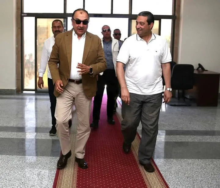 وزير قطاع الأعمال العام يزور دمياط ويلتقي المحافظ لتفقد مجموعة من المنشآت. وزير قطاع الأعمال العام يزور دمياط ويلتقي المحافظ لتفقد مجموعة من المنشآت.