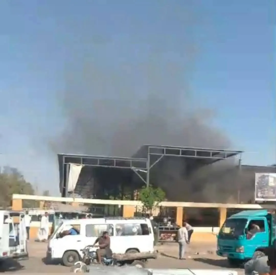 الحماية المدنية تُخمد حريقاً في ميكروباص بموقف كوم أمبو بأسوان