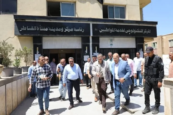 محافظ الجيزة يستعرض طرق تسهيل الخدمات للمواطنين في المركز التكنولوجي بالقناطر محافظ الجيزة يستعرض طرق تسهيل الخدمات للمواطنين في المركز التكنولوجي بالقناطر