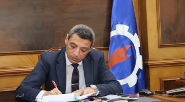 محافظ السويس يوافق على توزيع درجات القبول للصف الأول الثانوي العام والخاص.
