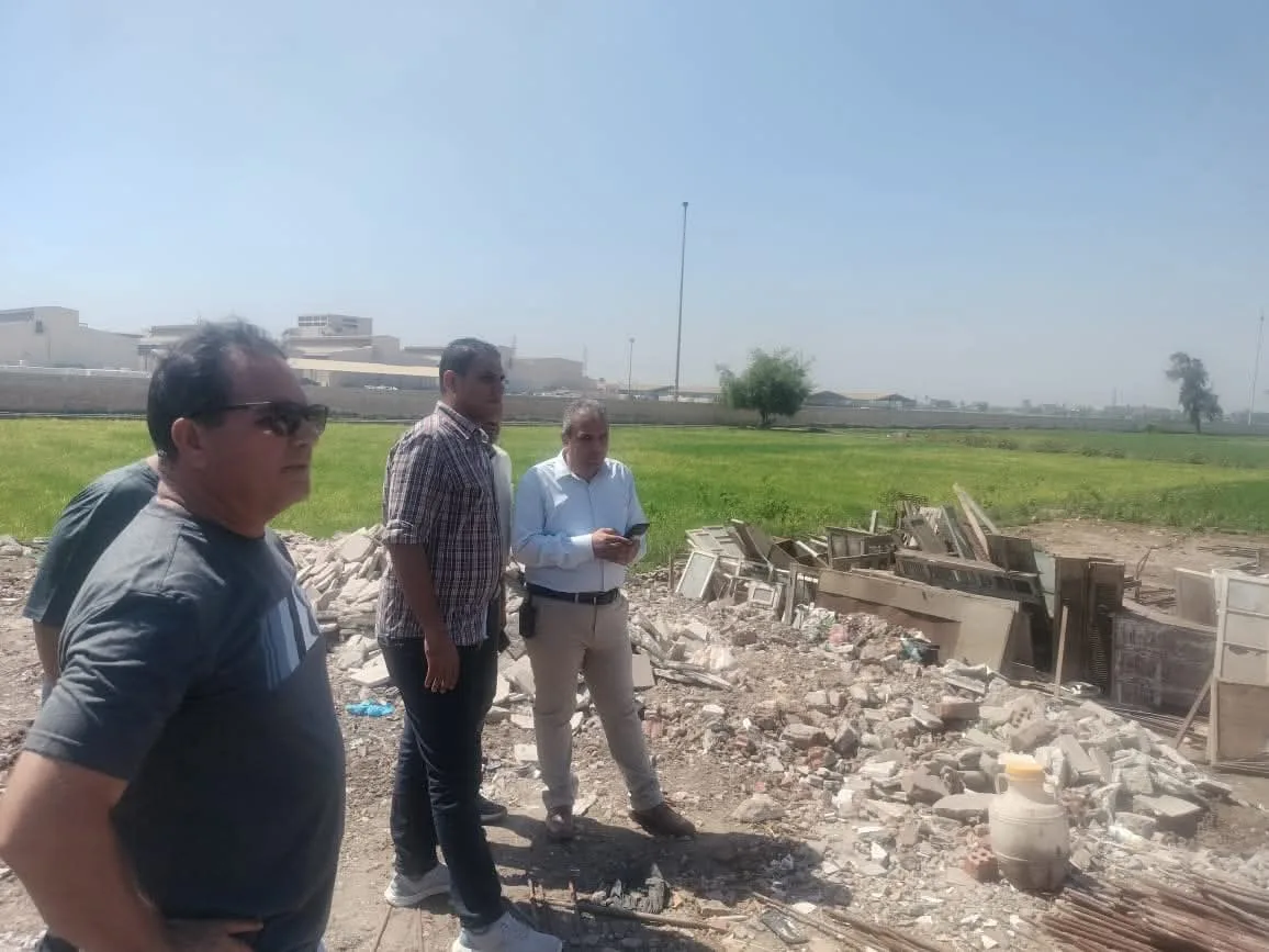إزالة عاجلة للتعديات على مساحات بناء غير قانونية بمساحة 4 قيراط في قرية الطاهرة بالزقازيق بالشرقية