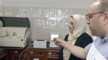 محافظ دمياط يزود عيادة التأمين الصحي في فارسكور بجهاز قياس الهيموجلوبين السكري
