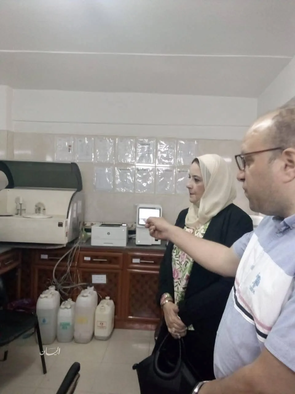محافظ دمياط يزود عيادة التأمين الصحي في فارسكور بجهاز قياس الهيموجلوبين السكري