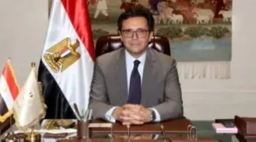 وزير الثقافة يوافق على تشكيل اللجنة العليا للدورة السابعة والعشرين من بينالي الإسكندرية.