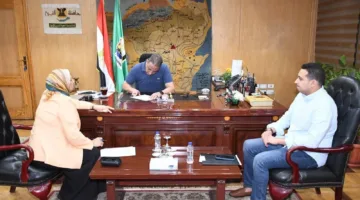 محافظ الفيوم يجتمع بأعضاء مجلسي النواب والشيوخ لمناقشة شكاوى واحتياجات المواطنين
