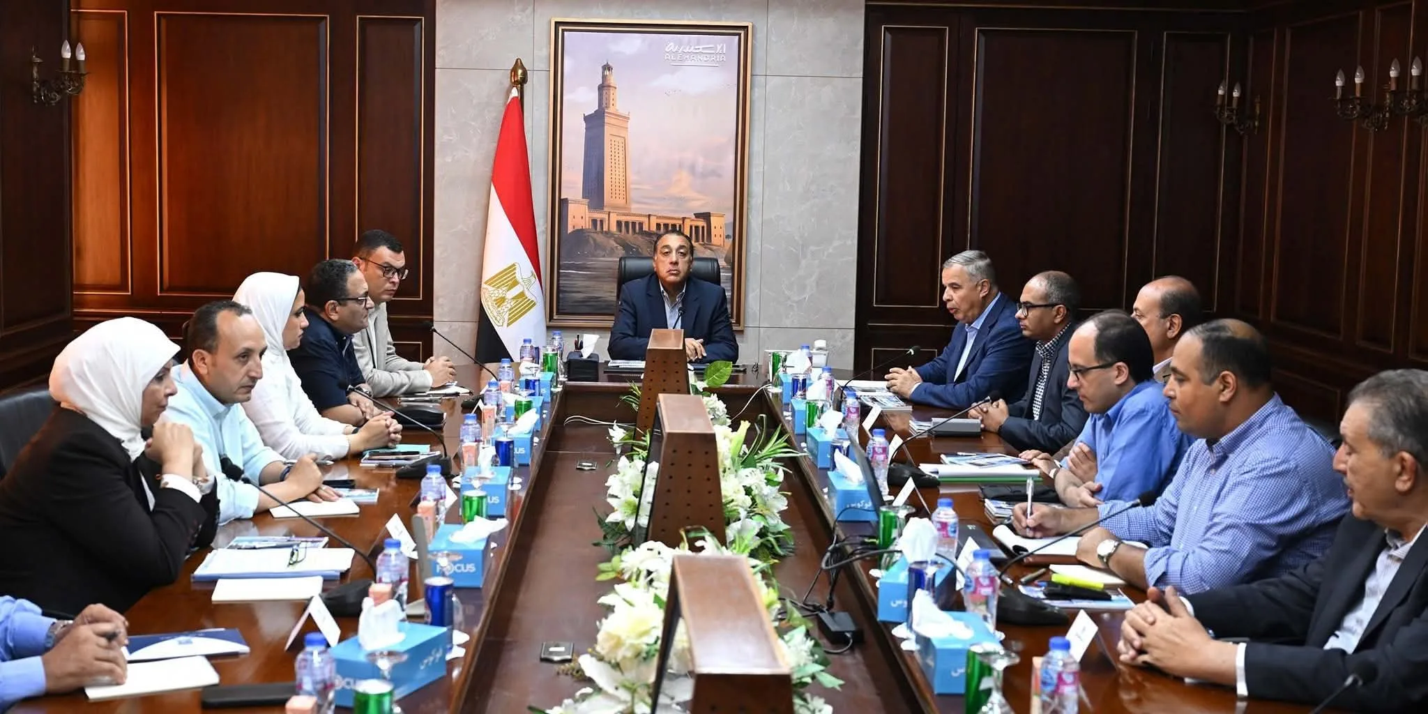 رئيس الوزراء يستعرض الوضع الحالي لأهم المشاريع المنفذة والمستمرّة في الإسكندرية. رئيس الوزراء يستعرض الوضع الحالي لأهم المشاريع المنفذة والمستمرّة في الإسكندرية.
