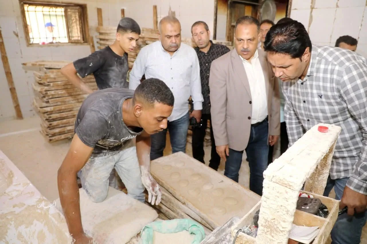 محافظ الشرقية يقوم بجولة مفاجئة على مخابز ههيا للتأكد من جودة ووزن رغيف الخبز محافظ الشرقية يقوم بجولة مفاجئة على مخابز ههيا للتأكد من جودة ووزن رغيف الخبز